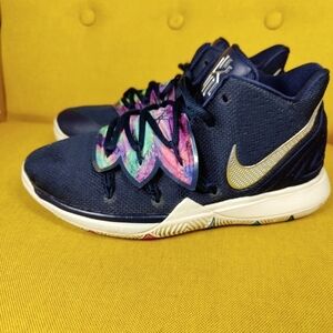 Nike Kyrie 5 Galaxy Basketball Sneaker Navy White Big Kid Athletic Shoes Size 5Y